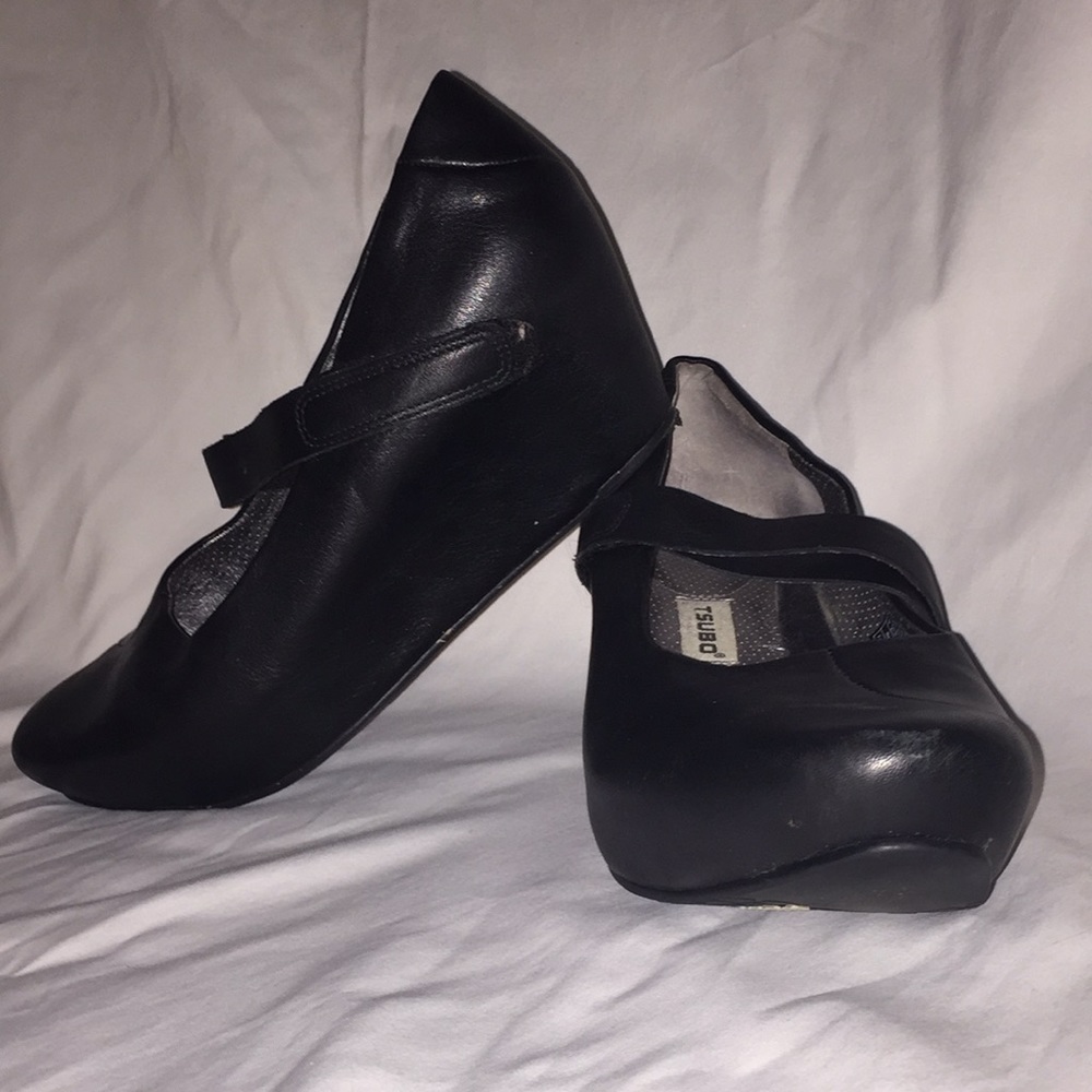 Black, wedge, Tsubo’s. Size 9 women’s *negotiable*